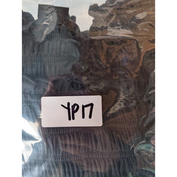 Veronica Beard Langston Smocked Puff Sleeve Ruffle Top Small Black Coquette Prep - Picture 11 of 12